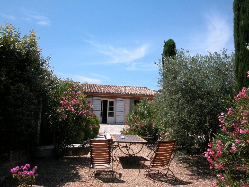 Le Mazet De La Dame Bed & Breakfast Barbentane Room photo