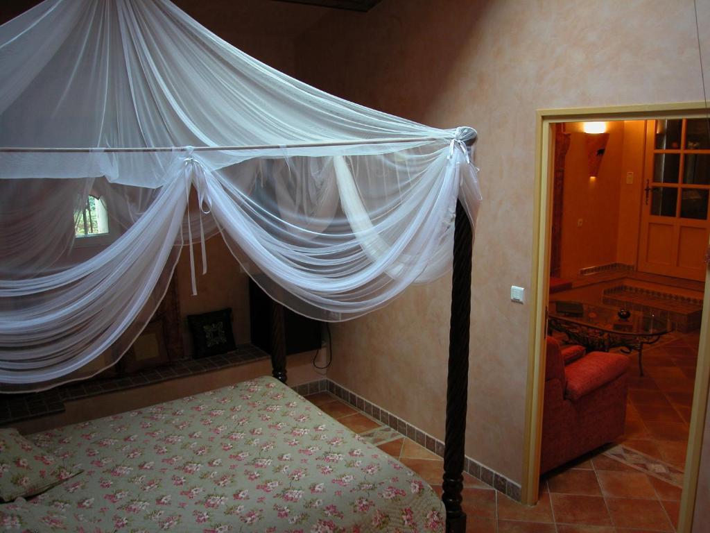 Le Mazet De La Dame Bed & Breakfast Barbentane Room photo